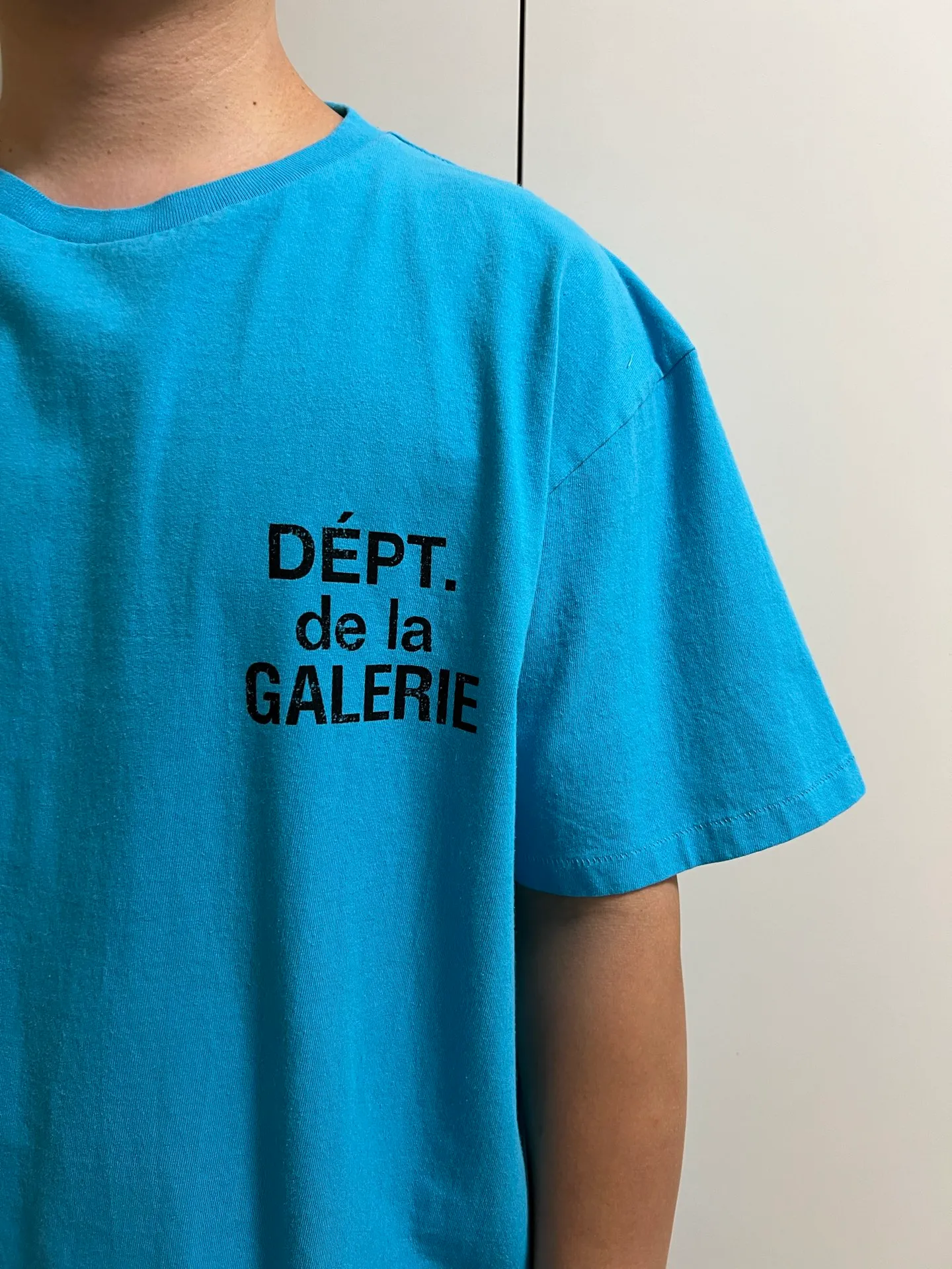 GALLERY DEPT. FRENCH TEE/LIGHT TEAL Lake Blue French Lake Blue S-XL Summer Dopamine Color American Retro Original Same OE Yarn Cone Fabric Garment Dyeing Printing Rewashed Water Distressing Simulates Natural Distressing Effect Correct Accessories Top Purchasing Level